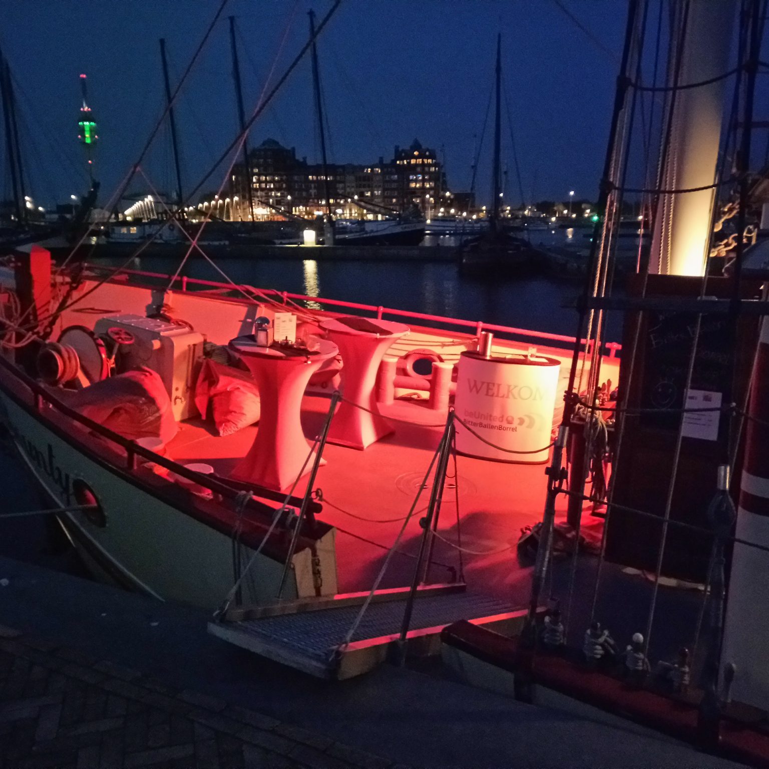 Restaurant Schip op het water Groepsaccommodatie