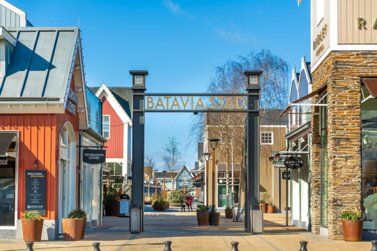 Batavia Stad Fashion Outlet Zeilschip Bounty